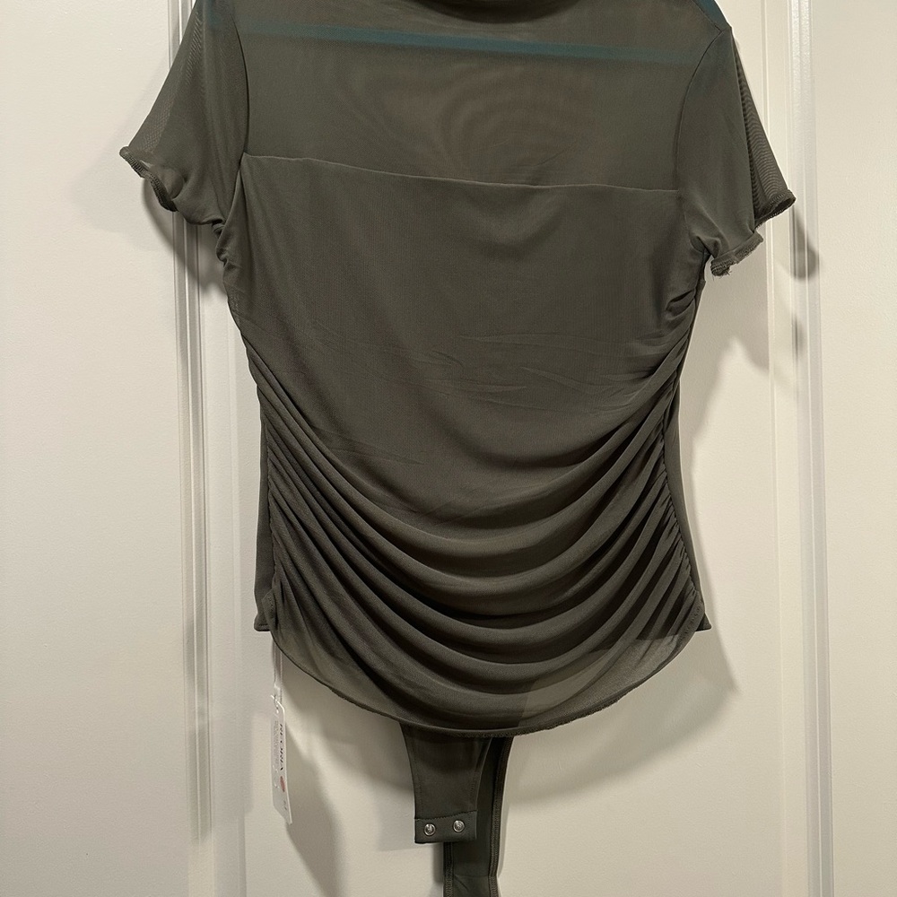 ReoRia Gray-green Ruched Short Sleeve Bodysuit